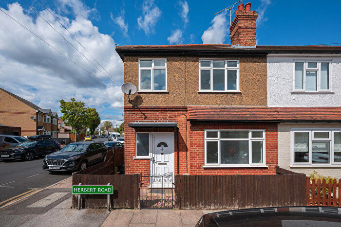 3 Bedroom Terraced House For Sale In Herbert Road, Bromley, BR2