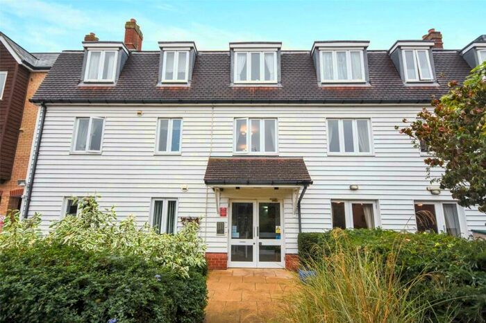 1 Bedroom Flat To Rent In Ormond House, Rochford, SS4