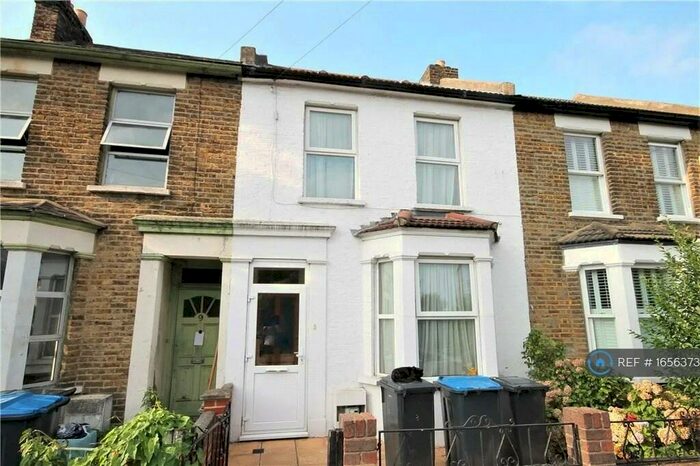 3 Bedroom Terraced House To Rent In Albert Road, London, SE25