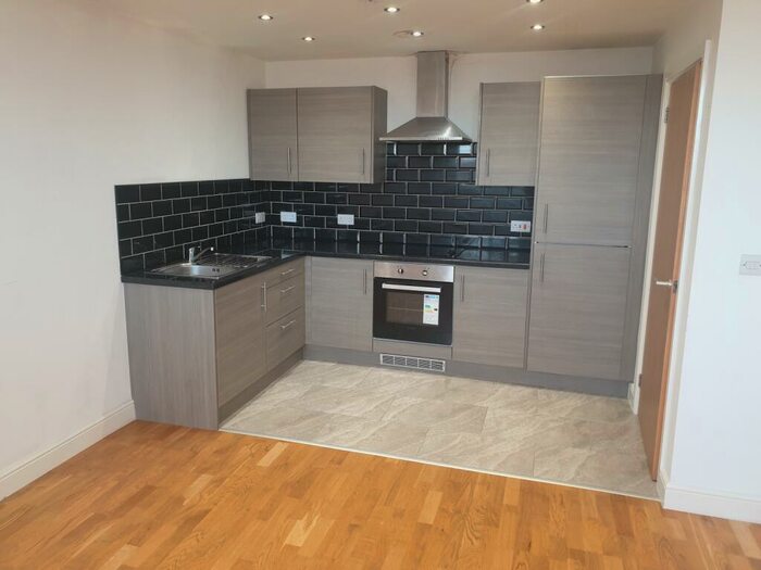 1 Bedroom Flat For Sale In York Towers, - York Road, Leeds, West Yorkshire, LS9
