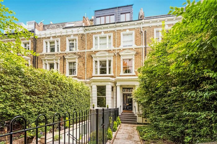 3 Bedroom Flat To Rent In Elsham Road, Holland Park, London, W14