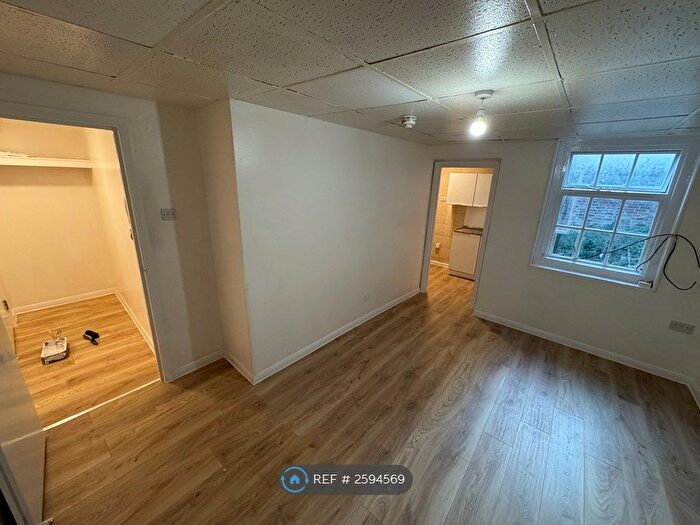 Studio To Rent In Seaside, Eastbourne, BN22