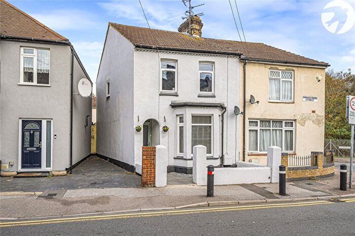 3 Bedroom Semi-detached House For Sale In Swanscombe Street, Swanscombe, Kent, DA10