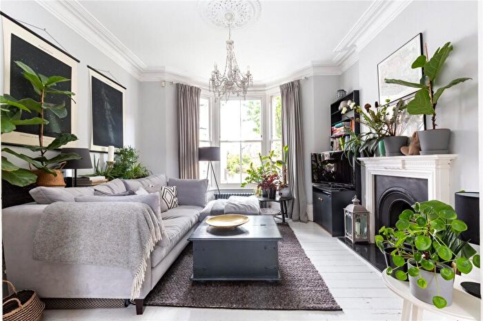 3 Bedroom Apartment To Rent In Witherington Road, London, N5