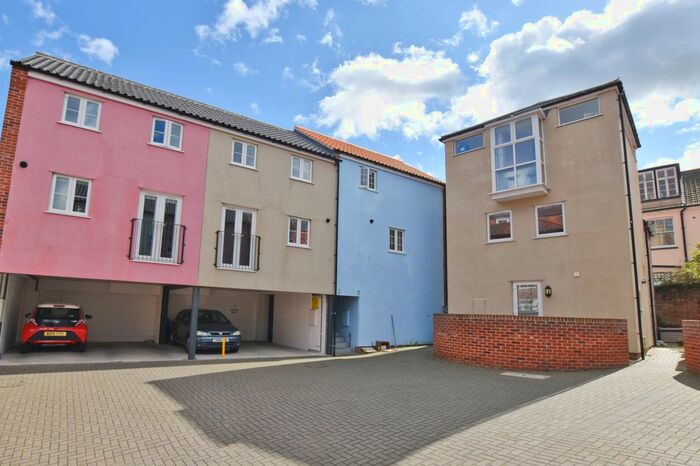 2 Bedroom Flat To Rent In Church Street, Cromer NR27