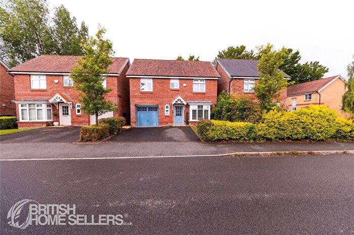 3 Bedroom Detached House For Sale In Denby Way, Cradley Heath, West Midlands, B64