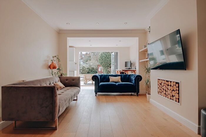3 Bedroom Semi-detached House For Sale In Wilcot Avenue, Watford, WD19