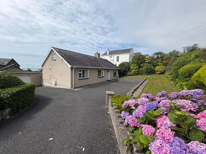 2 Bedroom Detached Bungalow For Sale In Radcliffe Road, Criccieth, LL52