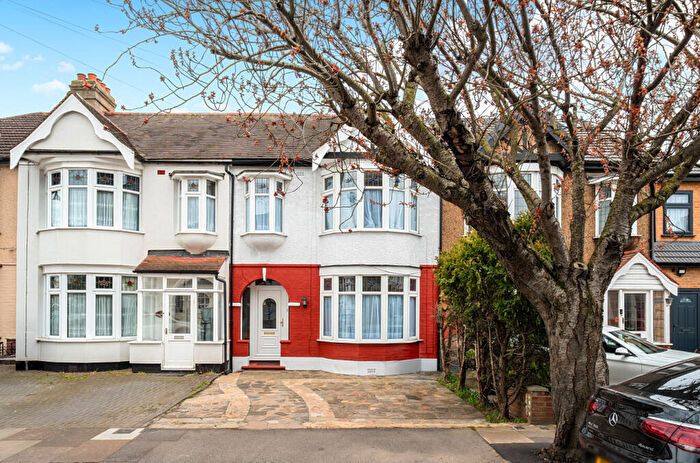 3 Bedroom Terraced House For Sale In Ashburton Avenue, Ilford, IG3