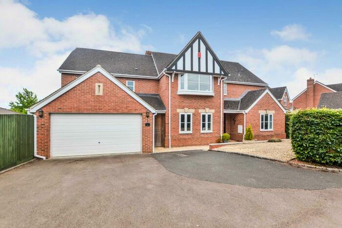 5 Bedroom Detached House For Sale In Minsterworth, Gloucestershire, GL2
