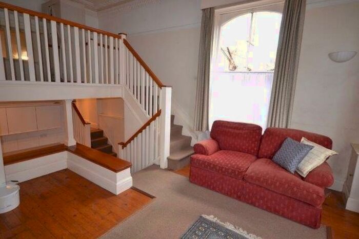 1 Bedroom Flat To Rent In London Road, Stoneygate, Leicester, LE2