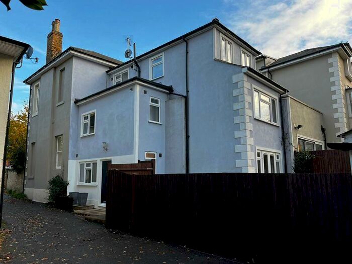 3 Bedroom Semi-Detached House To Rent In The Maples, Upper Teddington Road, Hampton Wick, KT1
