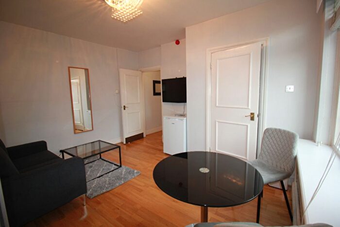 1 Bedroom Flat To Rent In Harrowby Street, Marylebone, London, W1H