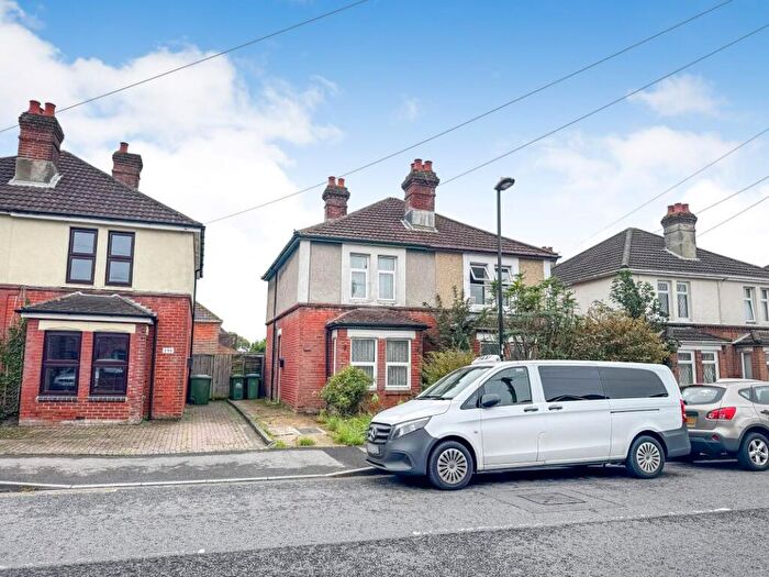 3 Bedroom Semi-Detached House For Sale In Butts Road, Southampton, Hampshire, SO19
