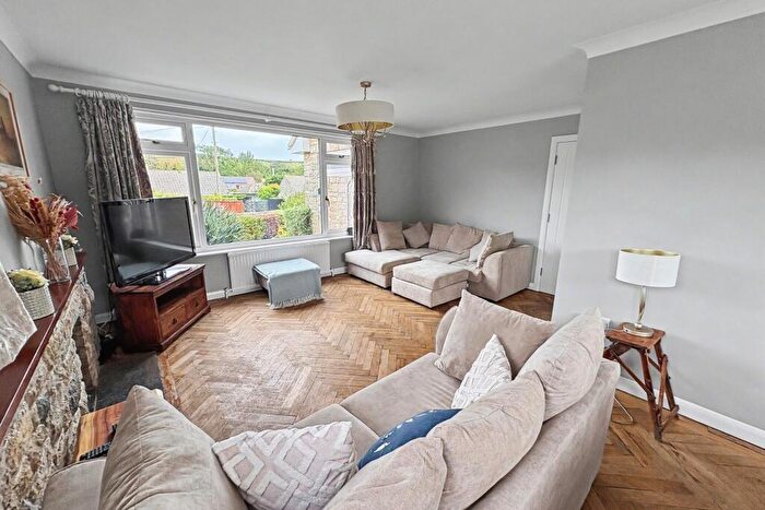 3 Bedroom Detached Bungalow For Sale In Corfe Castle, BH20 - Photo 6
