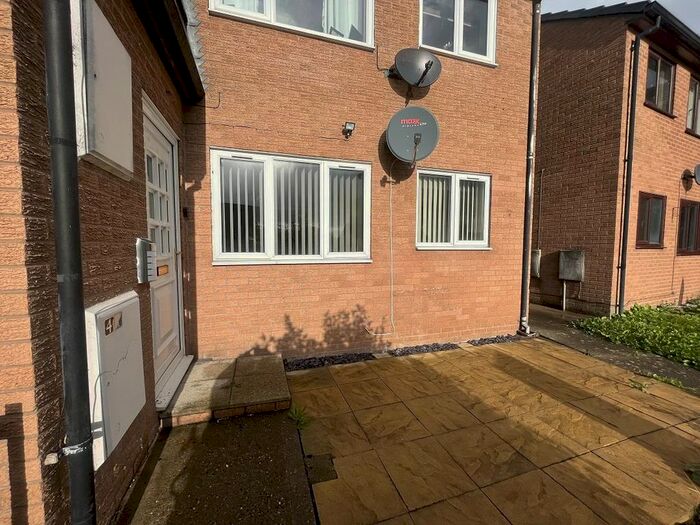 2 Bedroom Flat To Rent In Aldergrove Place, Coedpoeth, Wrexham, LL11