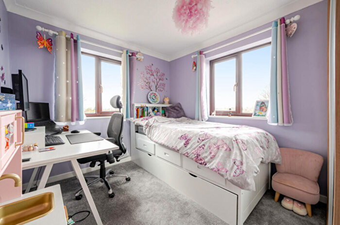 2 Bedroom Apartment For Sale In Westdown Gardens, Whipsnade Road, Dunstable, LU6