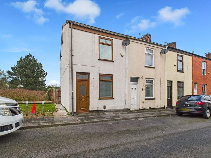 2 Bedroom End Of Terrace House To Rent In Oak Street, Tyldesley, M29