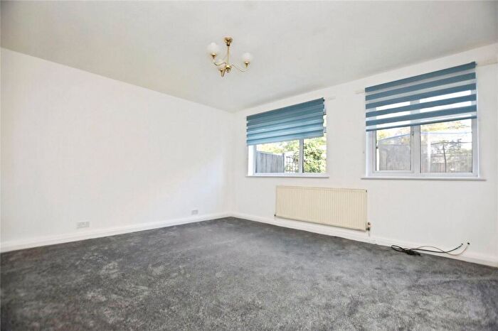 1 Bedroom Maisonette To Rent In Chadwell Heath Lane, Chadwell Heath, Romford, RM6