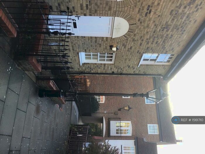 2 Bedroom End Of Terrace House To Rent In Stour Court, Sandwich, Kent, CT13