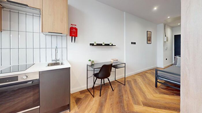 1 Bedroom Flat To Rent In Thurloe Street, M14