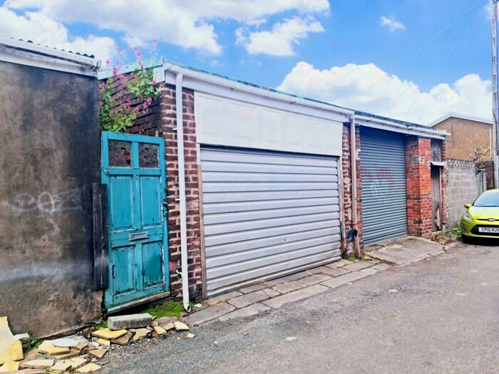 Garage To Rent In King Edwards Road, Swansea, City And County Of Swansea., SA1