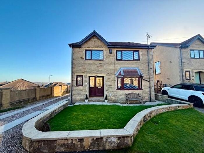 4 Bedroom Detached House For Sale In The Stray, Idle, Bradford, BD10