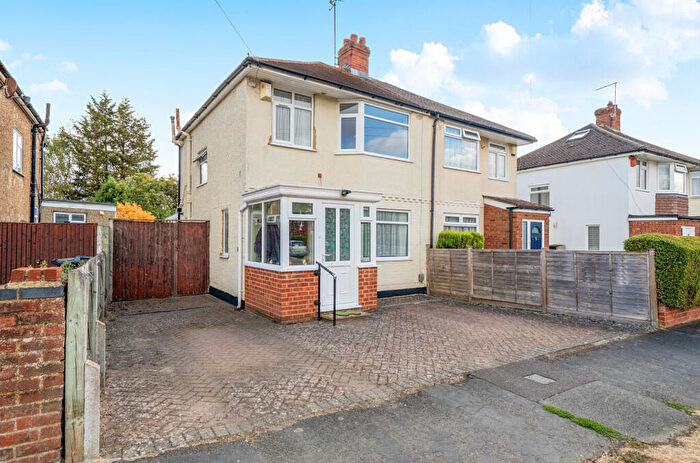 3 Bedroom Semi Detached House For Sale In Westlands Avenue, Reading, Berkshire, RG2