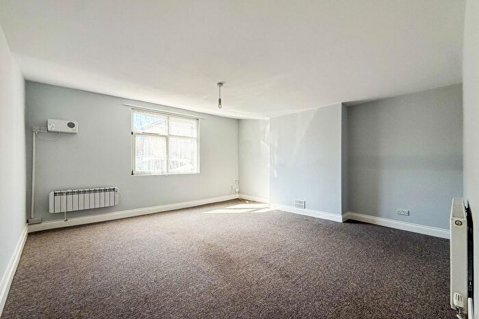 1 Bedroom Flat For Sale In Brook Street, Polegate, East Sussex, BN26