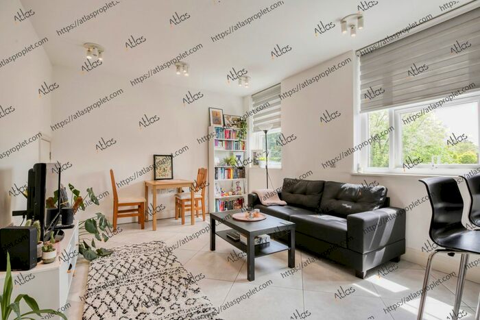 2 Bedroom Flat To Rent In The Grove, London, W5