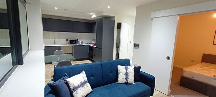 1 Bedroom Flat To Rent In Paragon House, Seymour Grove, M16