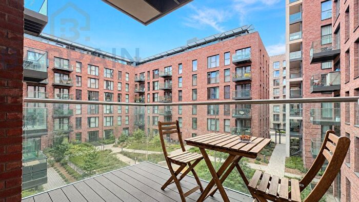 Studio For Sale In Upton Park, London, E13