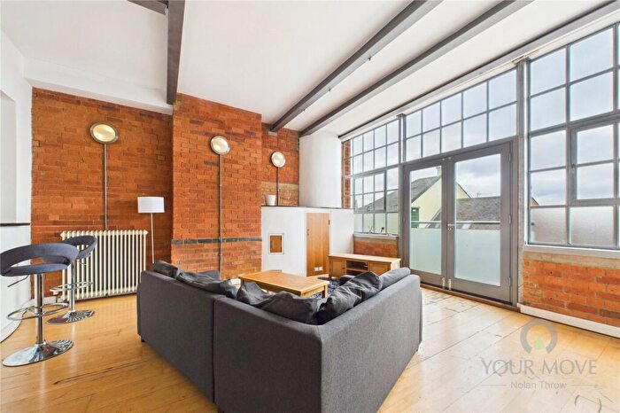2 Bedroom Flat For Sale In Grove Road, Northampton, NN1