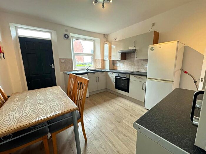 4 Bedroom End Of Terrace House To Rent In Crookes, Sheffield, S10