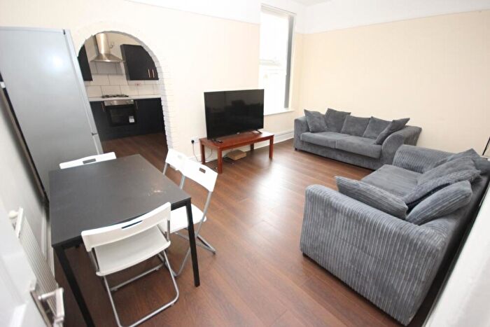 4 Bedroom Terraced House To Rent In Alderson Road, L15