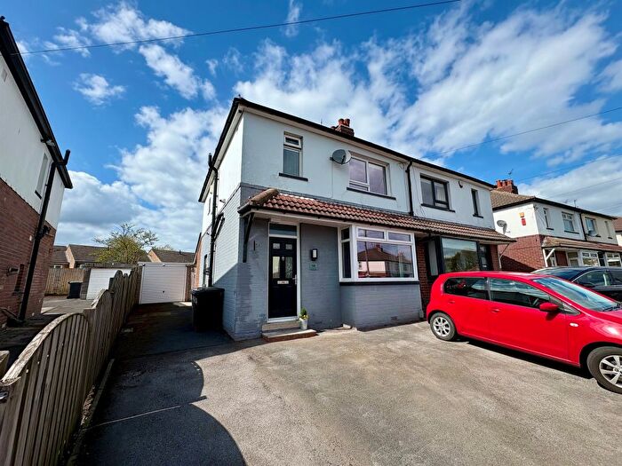 3 Bedroom Semi Detached House For Sale In Summerville Road, Stanningley, Pudsey, LS28