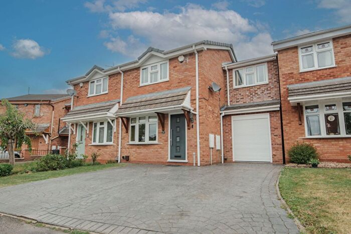 3 Bedroom Semi-Detached House For Sale In Larkspur Drive, Featherstone, Wolverhampton, WV10