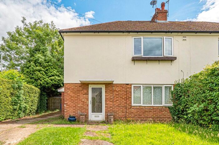 1 Bedroom Apartment For Sale In Rutland Avenue, High Wycombe, Buckinghamshire, HP12