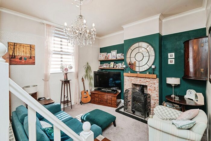 3 Bedroom End Of Terrace House For Sale In Scot Lane, Blackrod, Bolton, Greater Manchester, BL6