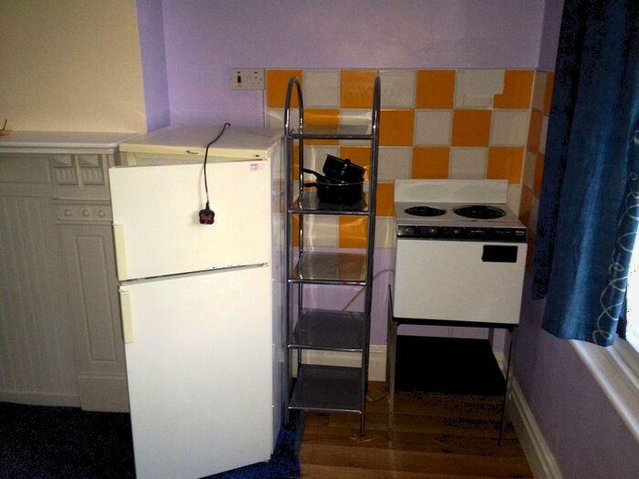 Studio To Rent In Streathbourne Road, London, SW17