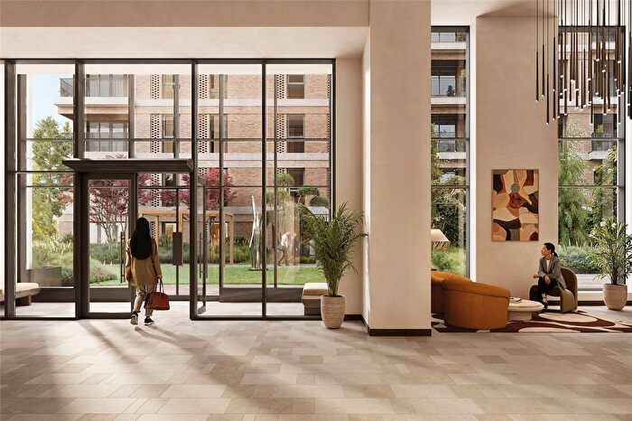 3 Bedroom Flat For Sale In Kensington, West Cromwell Road, London, W14