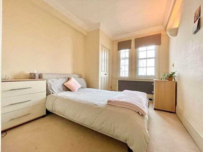 2 Bedroom Flat To Rent In Baker Street, NW1