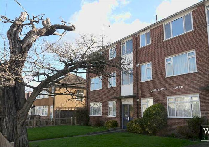 2 Bedroom Flat To Rent In Margaret Road, New Barnet, EN4