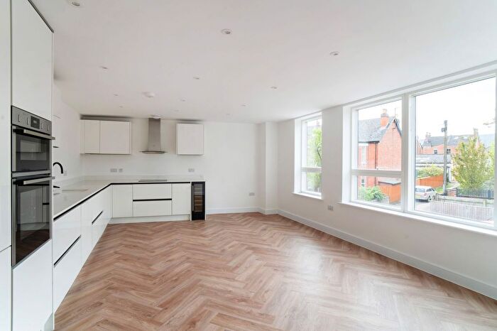 2 Bedroom Flat To Rent In Bath Road, Cheltenham, GL53