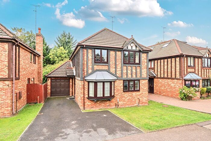 4 Bedroom Flat To Rent In Meadowbank, Watford, WD19