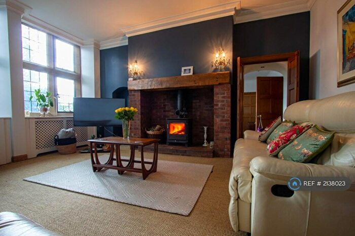 4 Bedroom Semi-Detached House To Rent In Springkell Avenue, Glasgow, G41