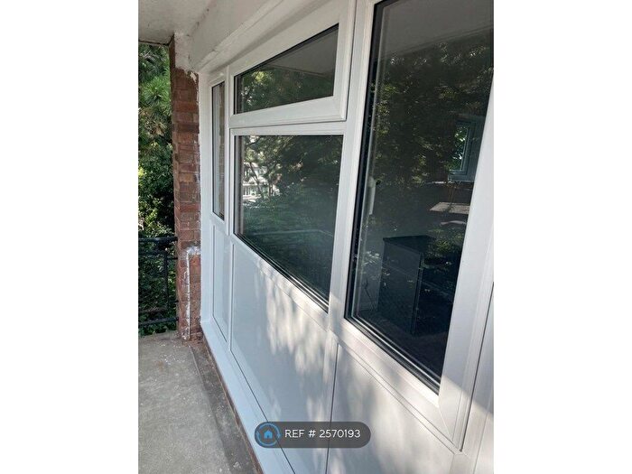 Studio To Rent In Ruthin Close, Luton, LU1