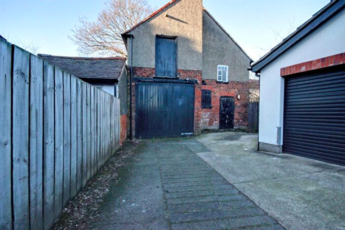 5 Bedroom Semi-Detached House For Sale In Anlaby Road, Hull, HU4