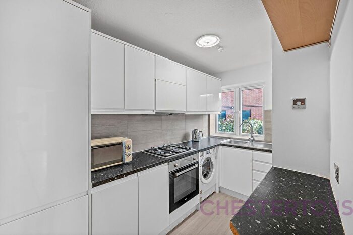 3 Bedroom Flat To Rent In Frans Hals Court, Amsterdam Road, E14
