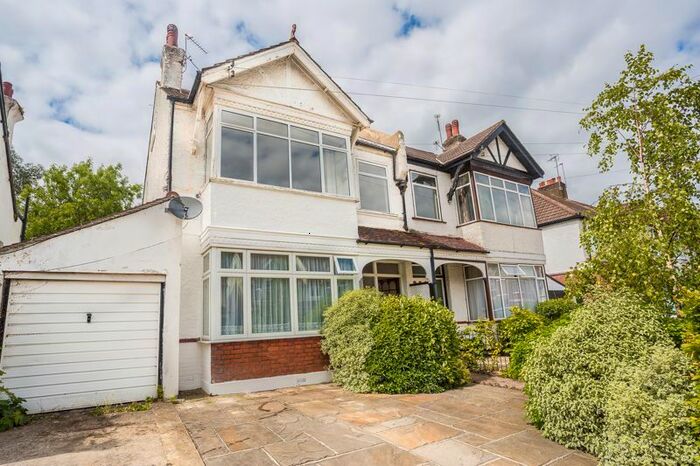 2 Bedroom Maisonette To Rent In Purley Park Road, Purley, CR8